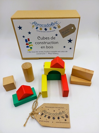Cubes de construction en bois 