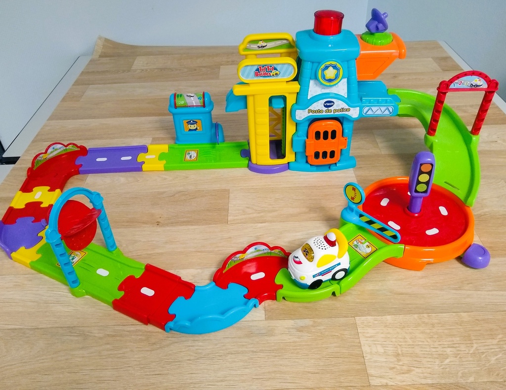 Tut tut bolides "Maxi garage"  - VTECH 