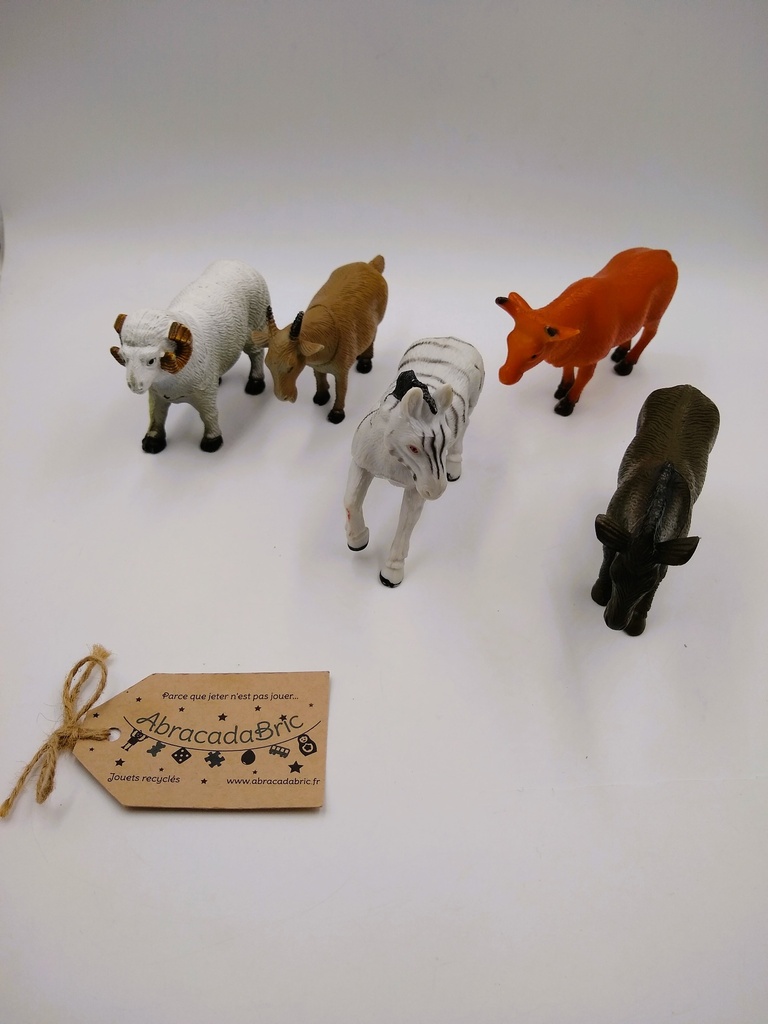 5 figurines animaux (bélier, âne, chèvre, vache, zèbre)