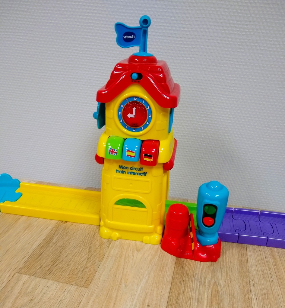 Tut tut bolide "Mon circuit train interactif"  - VTECH 