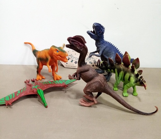 5 figurines dinosaures