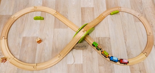 Circuit de train en bois 30 pièces - HOUSE OF TOYS